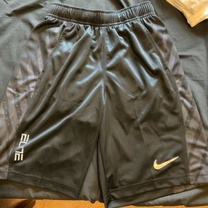 Nike boys elite power up basketball shorts